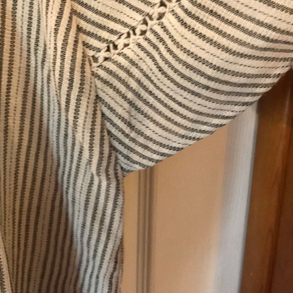 Square Neck Universal Thread Blouse - Picture 5 of 8
